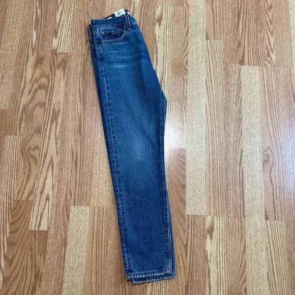 Levi's Wedgie Jean - Picture 5 of 9